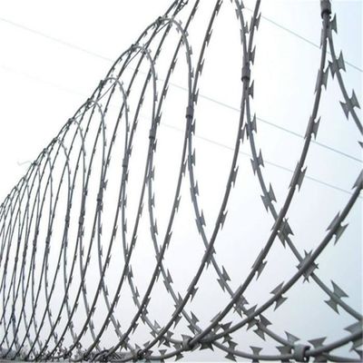 विरोधी जंग गैल्वनाइजिंग कांटेदार रेजर तार बाड़ जाल 450 मिमी व्यास