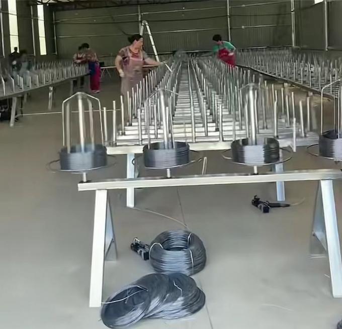 0.4-0.9 मिमी एंटी टैंक बैरियर वायर मेष टैंक ट्रैक घाव स्टील वायर बाड़ 5